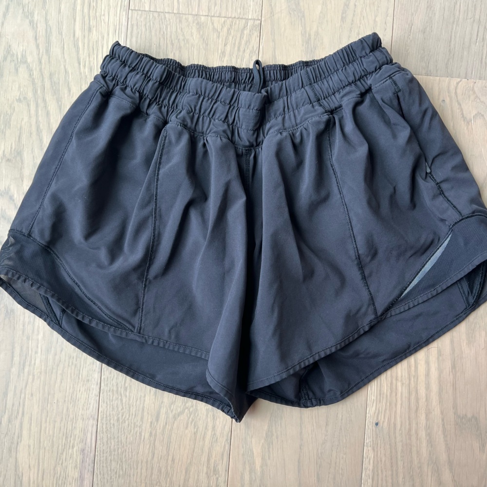 Lululemon hotty hot 4”